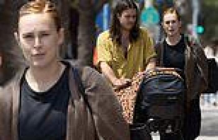 Rumer Willis is seen with her baby daughter Louetta for the first time in public trends now