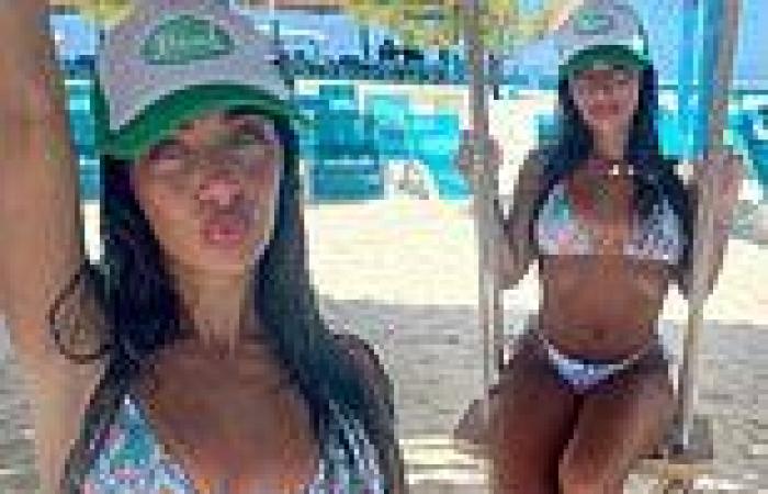 Teresa Giudice's look-alike daughter Gia gets playful on beach in the Bahamas ... trends now
