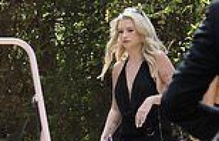 Lottie Moss flaunts her incredible figure in a plunging black dress at Jamie ... trends now