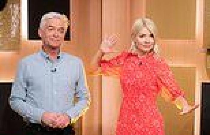 Holly Willoughby gets what she wants as Phillip Schofield is ousted from the ... trends now