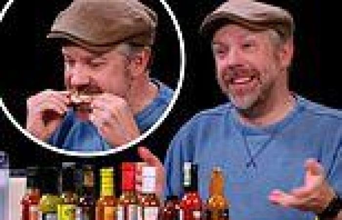 Jason Sudeikis proudly tries out hometown hot sauce Da Bomb Beyond Insanity ... trends now