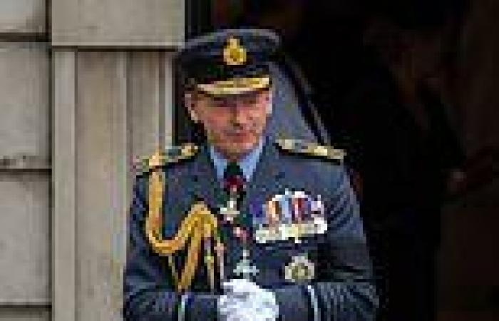 Outgoing RAF chief admits air force made mistakes in its diversity recruitment ... trends now