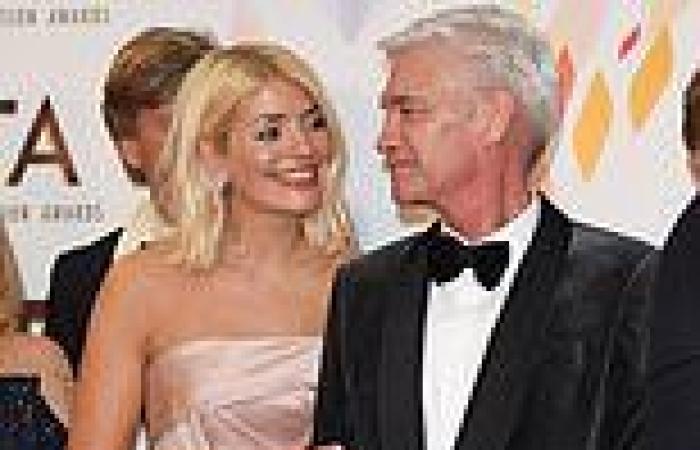 'I've lost my best friend': Phillip Schofield reveals Holly Willoughby didn't ... trends now