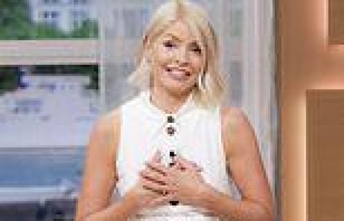 This Morning LIVE: Holly Willoughby returns for second show without Phillip ... trends now