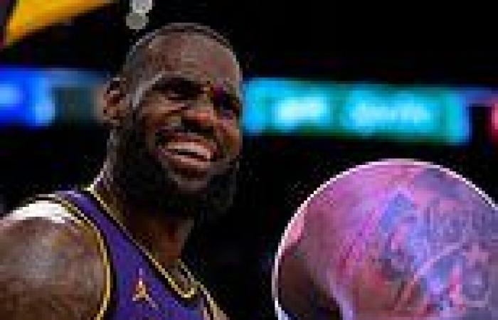 sport news LeBron James is left with bloody scratches on his arm after Lakers win vs Trail ... trends now