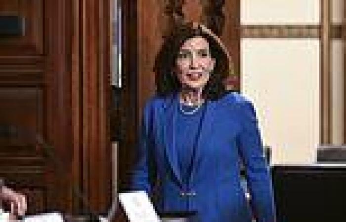 'Get them all and send them back!' NY Gov. Kathy Hochul steps up her u-turn on ... trends now