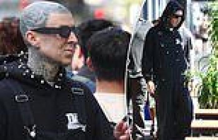 Travis too cool! blink-182 drummer Barker steps out in searing Melbourne ... trends now