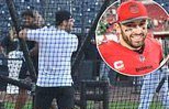 sport news NFL star Baker Mayfield goes DEEP during Yankees batting practice in Tampa as ... trends now