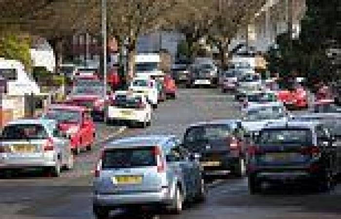 Is this the most chock-full street in Britain? Fury as cars are parked ... trends now
