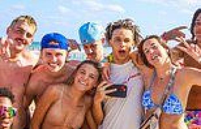 What crackdown? Florida spring breakers fight for their right to party with ... trends now