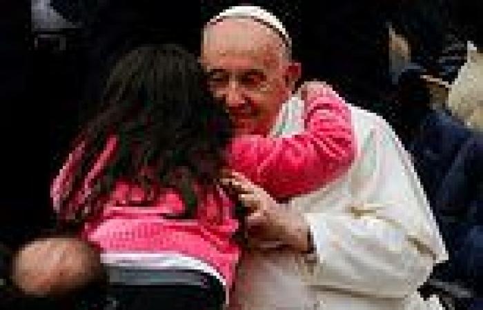 Pope Francis reveals how he was so 'dazzled' by a girl when he was a young man ... trends now