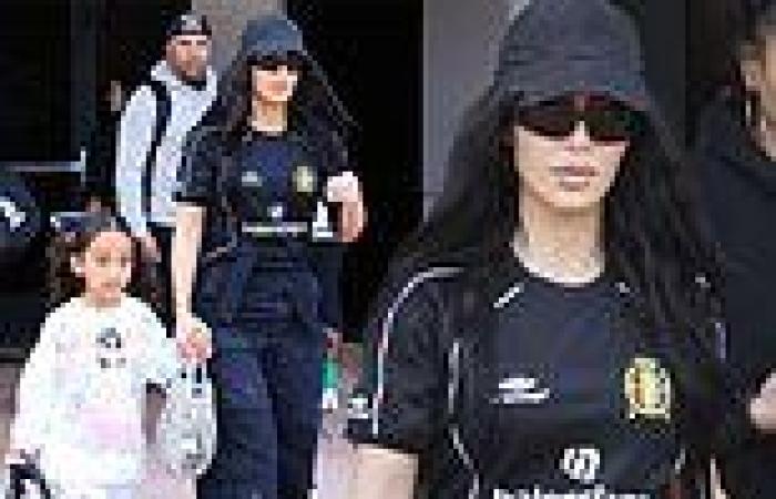 Kim Kardashian rocks Balenciaga jersey as she brings Chicago to support brother ... trends now