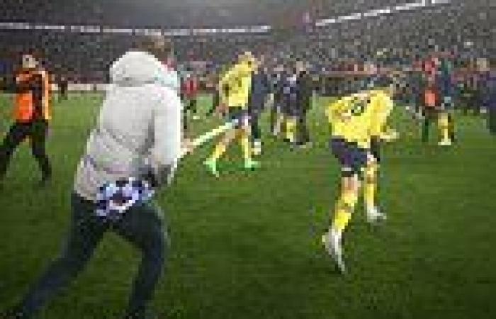 sport news Girlfriend of Fenerbahce player attacked with a CORNER FLAG by rival fans in ... trends now