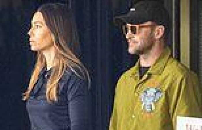 Jessica Biel and husband Justin Timberlake arrive in Los Angeles via private ... trends now