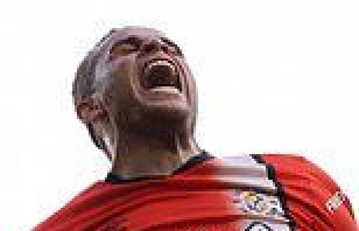 sport news Luton 2-1 Bournemouth: Carlton Morris scores 90th minute winner as Rob Edwards' ... trends now