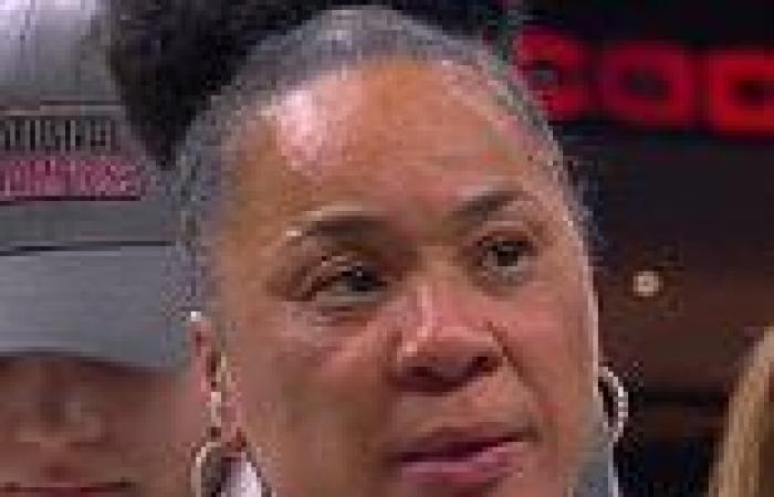 sport news South Carolina coach Dawn Staley thanks 'GOAT' Caitlin Clark after NCAA title ... trends now