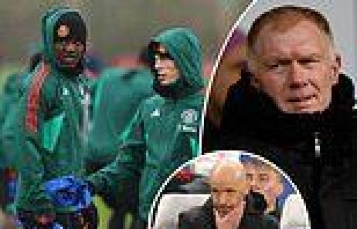 sport news Paul Scholes takes aim at star Man United duo for wearing HOODS in training as ... trends now