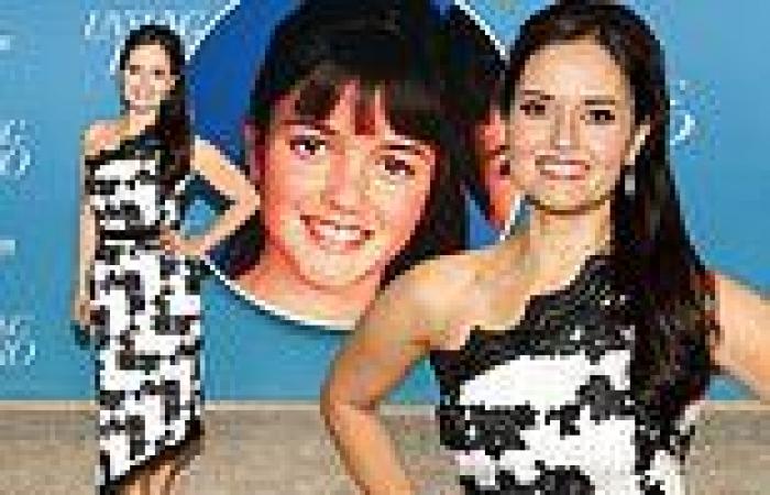 The Wonder Years star Danica McKellar, 49, proves she hasn't aged a day since ... trends now