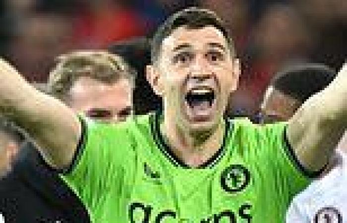 sport news Unai Emery hails Emiliano Martinez as the 'BEST goalkeeper in the world' after ... trends now