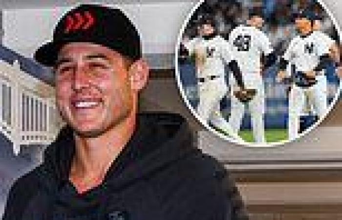 sport news Yankees star Anthony Rizzo wears a Taylor Swift hoodie to their game on same ... trends now
