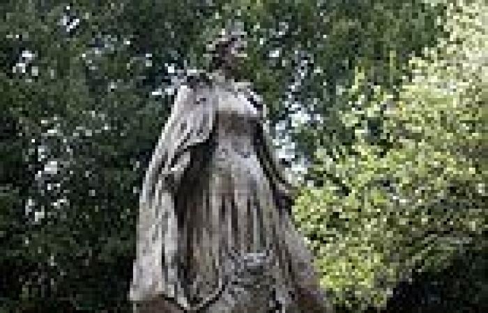 Historic moment first memorial statue to the late Queen is unveiled on what ... trends now