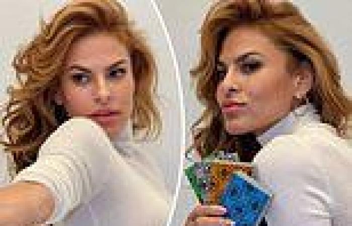 Eva Mendes, 50, displays her gorgeous complexion in stunning selfies - after ... trends now