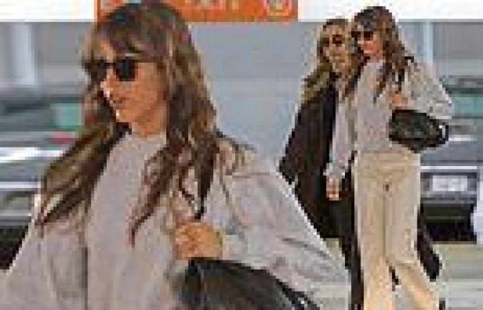 Miley Cyrus and mother Tish Cyrus put on a united front as they step out in LA ... trends now