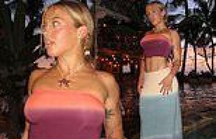 Tammy Hembrow shows off her incredible figure in a multicoloured co-ord set as ... trends now