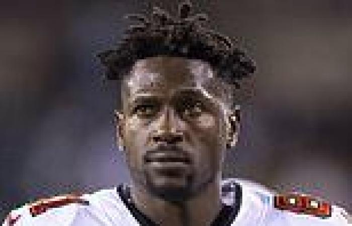 sport news Antonio Brown insists he DID get Covid vaccine, despite being suspended by NFL ... trends now