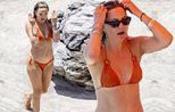 Wednesday 6 July 2022 08:03 PM Kate Hudson wows in orange bikini as she soaks up the Italian sunshine during ... trends now