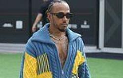 Thursday 29 September 2022 12:17 PM Lewis Hamilton wears unzipped patchwork cardigan ahead of Singapore Formula One ... trends now