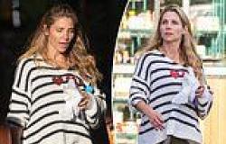 Elsa Pataky goes makeup free during a snack run in Byron Bay  trends now