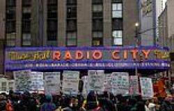 Pro-Palestinian protesters call Biden a 'war criminal' as they swarm Radio City ... trends now