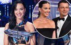 Orlando Bloom leaves a cheeky comment as his fiancée Katy Perry shares sexy ... trends now