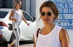 Gisele Bundchen wears cropped gray leggings with a sleeveless white tee for gym ... trends now