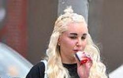 Amanda Bynes seen vaping on a break from manicurist school as actress retakes ... trends now