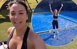 Eva Longoria shows off her toned physique in a black sports bra during a padel ... trends now