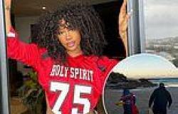 American superstar SZA enjoys a sunset stroll at Freshwater Beach in Sydney ... trends now
