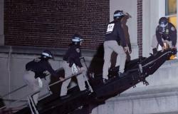 Riot police enter Columbia University to end pro-Palestinian encampment as ...
