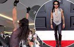 Lenny Kravitz, 59, explains the reason why he wears leather pants and boots ... trends now
