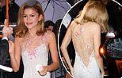 Zendaya wows in a glamorous vintage backless dress as she attends Anna ... trends now