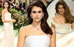 Kaia Gerber channels her mother Cindy Crawford's 90s hairstyle with voluminous ... trends now