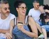 Sarah Silverman kisses boyfriend Rory Albanese as they take a quick break while ...