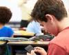 Gavin Williamson wants to ban mobile phones in schools amid review of pupils' ...
