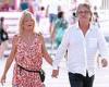 Goldie Hawn and Kurt Russell hold hands as they enjoy a trip to the South of ...