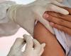 Get a COVID-19 vaccine, take half a day off work: Companies push for ...