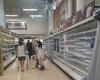 Pingdemic crisis deepens: Supermarket shelves empty as food supply chains ...