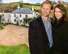 Actress Helen Baxendale left sisters 'high and dry' after offering extra ...