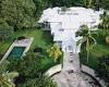 Four friends buy mansion in Sri Lanka for £315,000 and revamp it to create ...