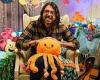 Foo Fighters frontman Dave Grohl becomes latest star to read  a CBeebies ...